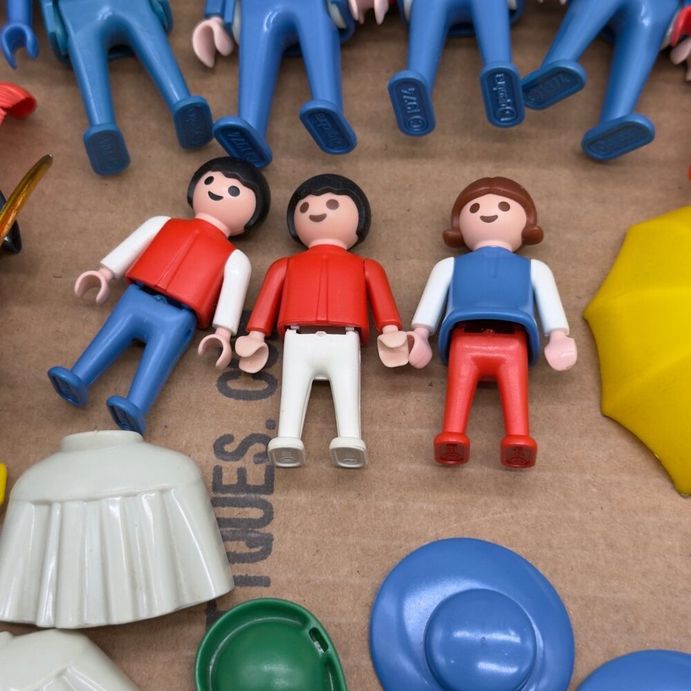 Vintage Playmobil People Accessories Lot Stop Light Hats Tools Parking Meter Etc - Picture 11 of 16